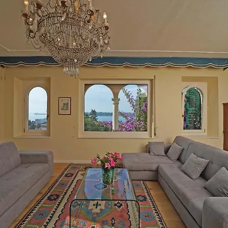 Fiordisole Villa